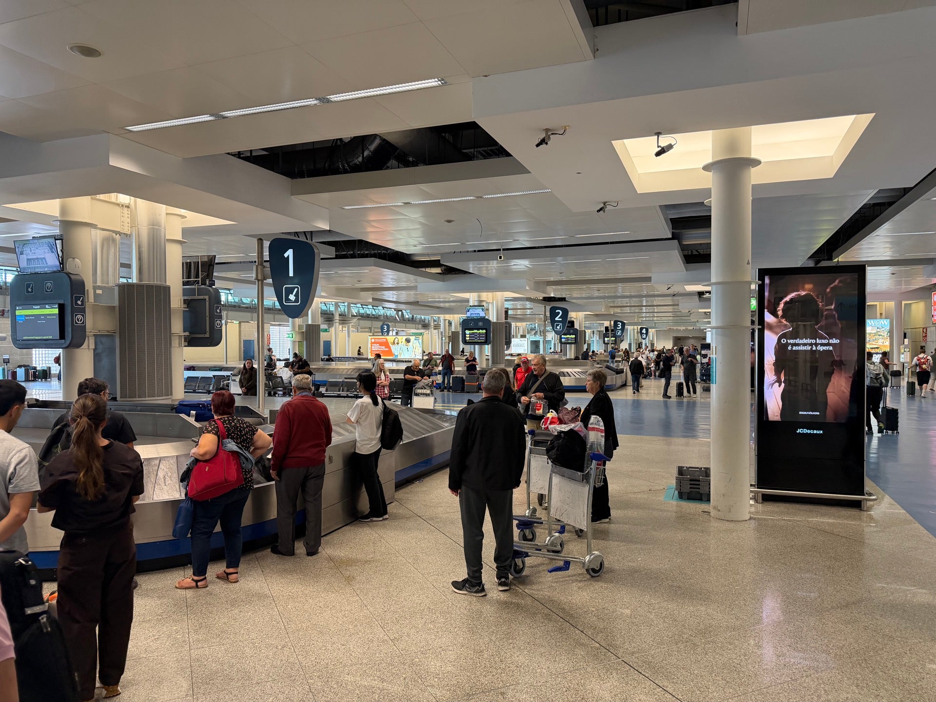 Checked in at Francisco Sá Carneiro Airport (OPO) (Aeroporto Francisco Sá Carneiro)