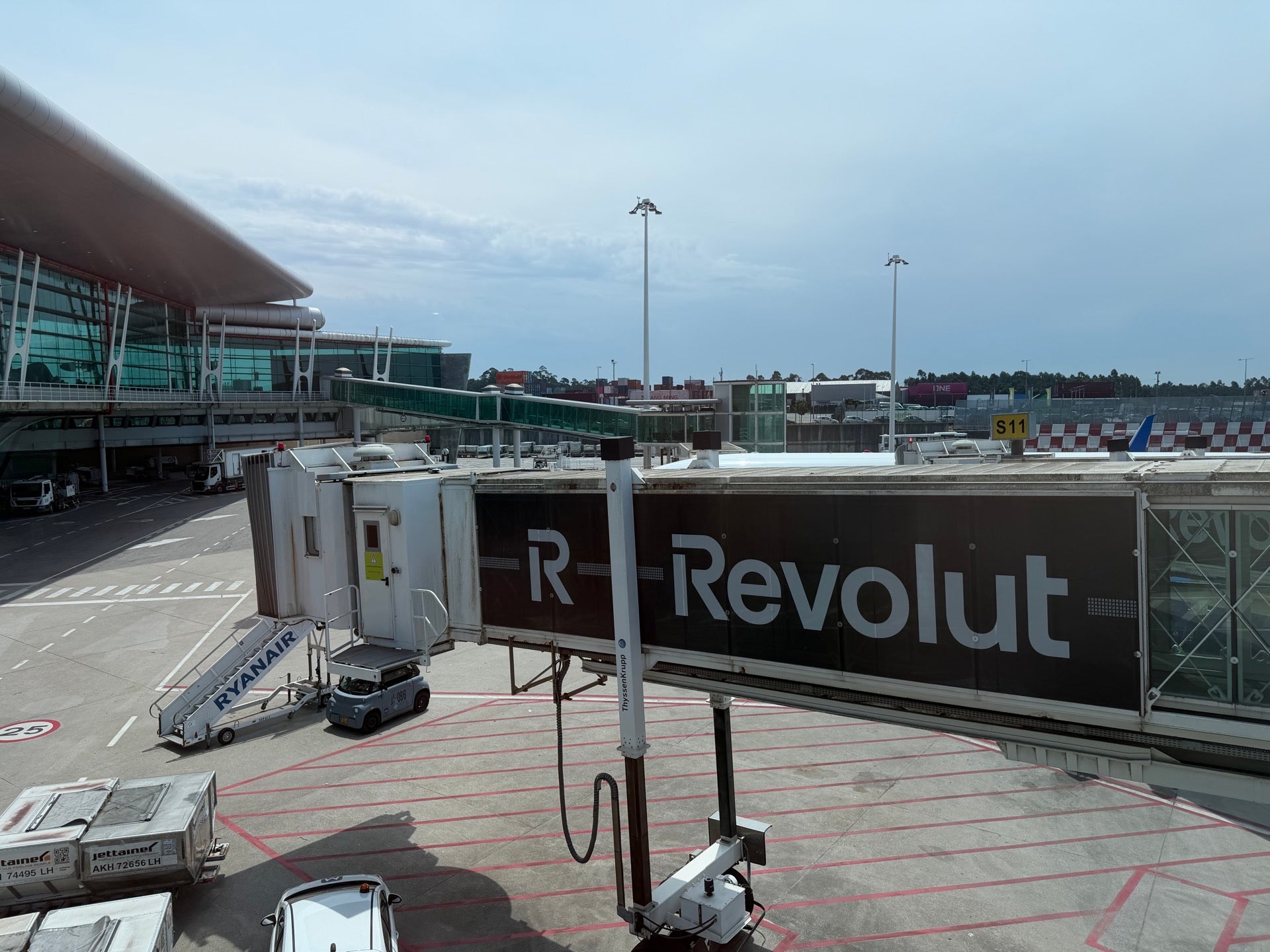 Checked in at Francisco Sá Carneiro Airport (OPO) (Aeroporto Francisco Sá Carneiro)